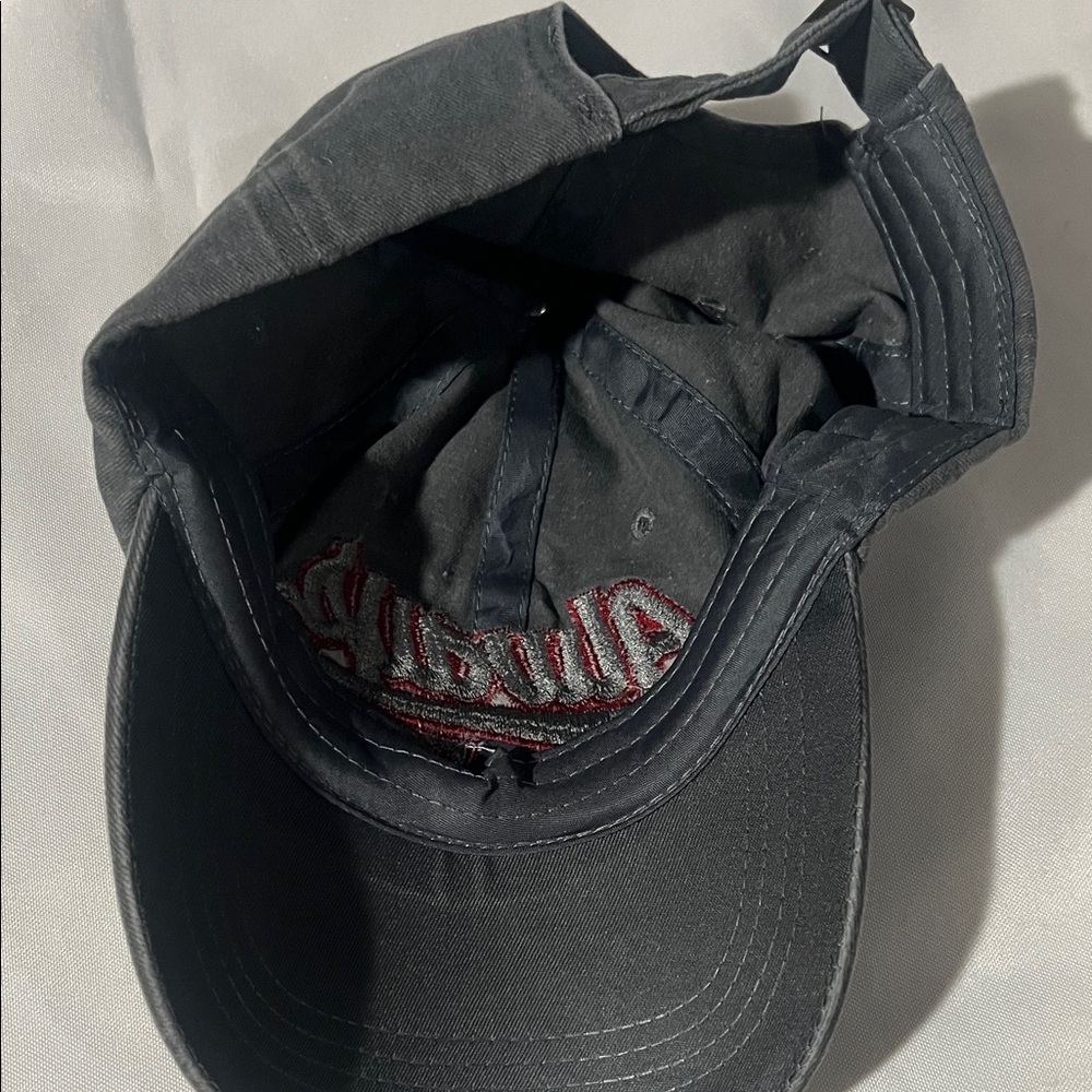 Gray and Red Embroidered Cap‎ - Picture 5 of 5